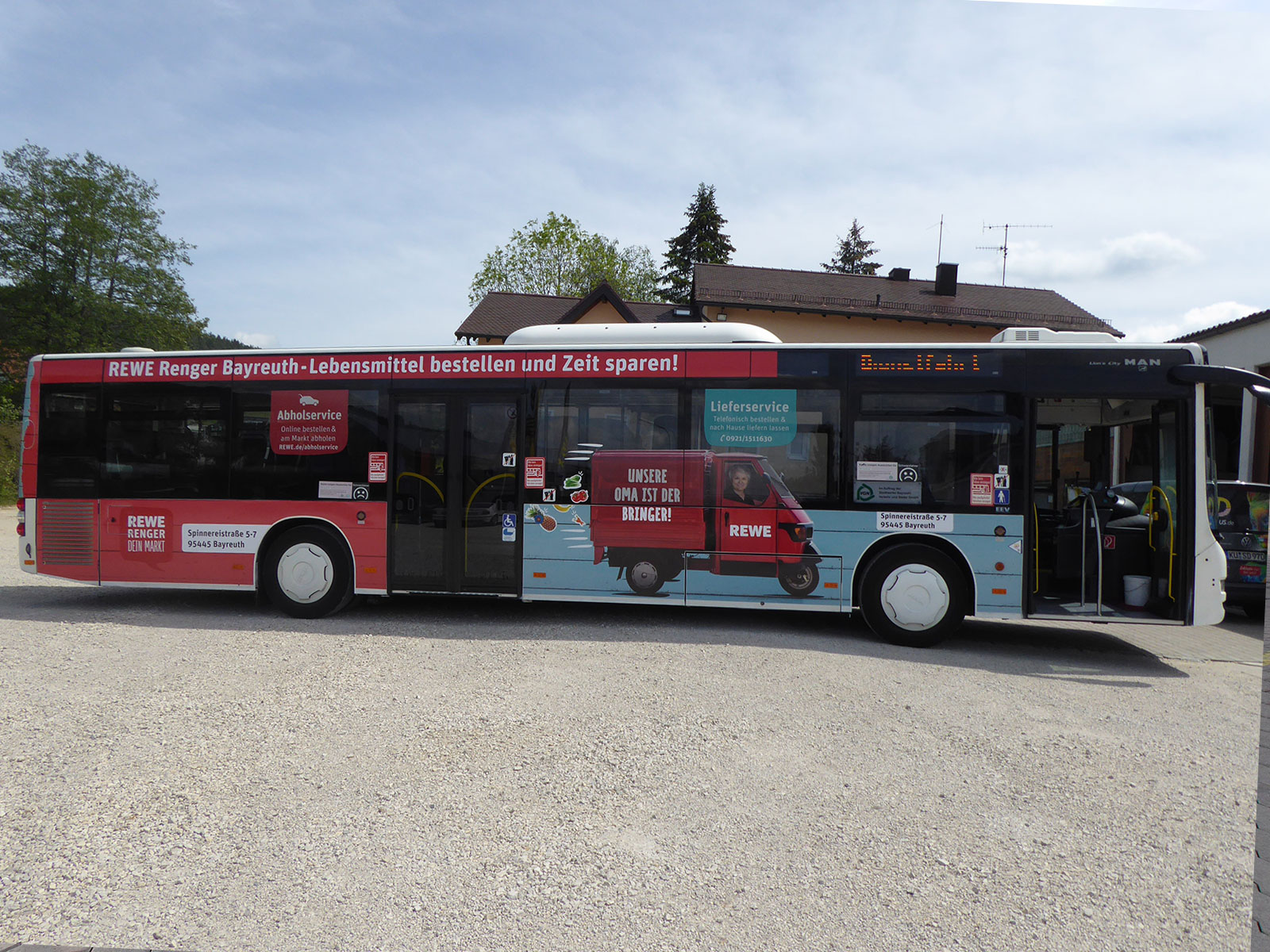 Buswerbung für REWE in Bayreuth