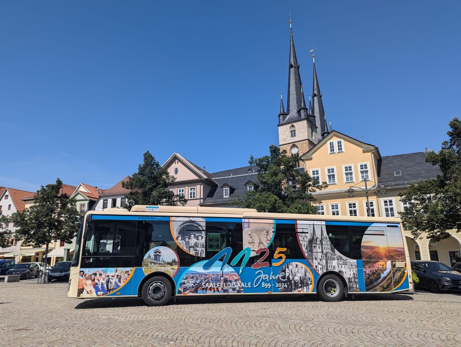 1125 Jahre Jubiläums Bus in Saalfeld 