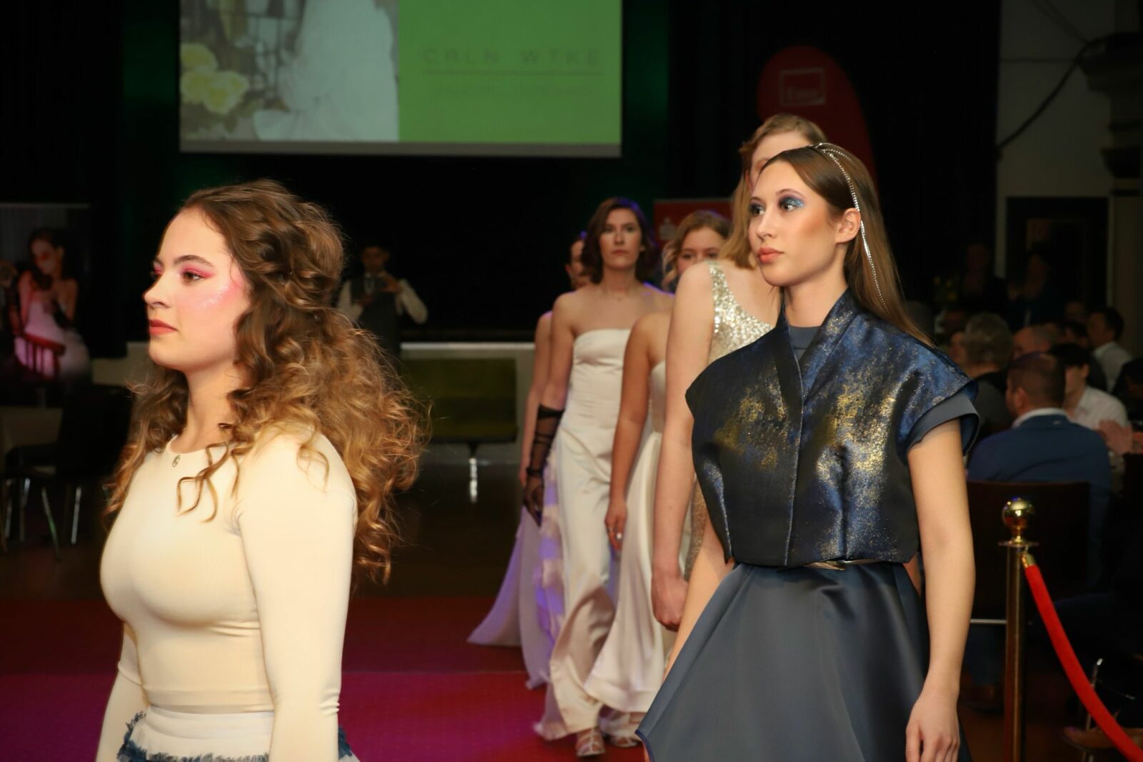 Models während einer Modenschau
