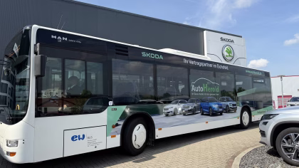 Aussenansicht eines Busses des Autohauses Herold