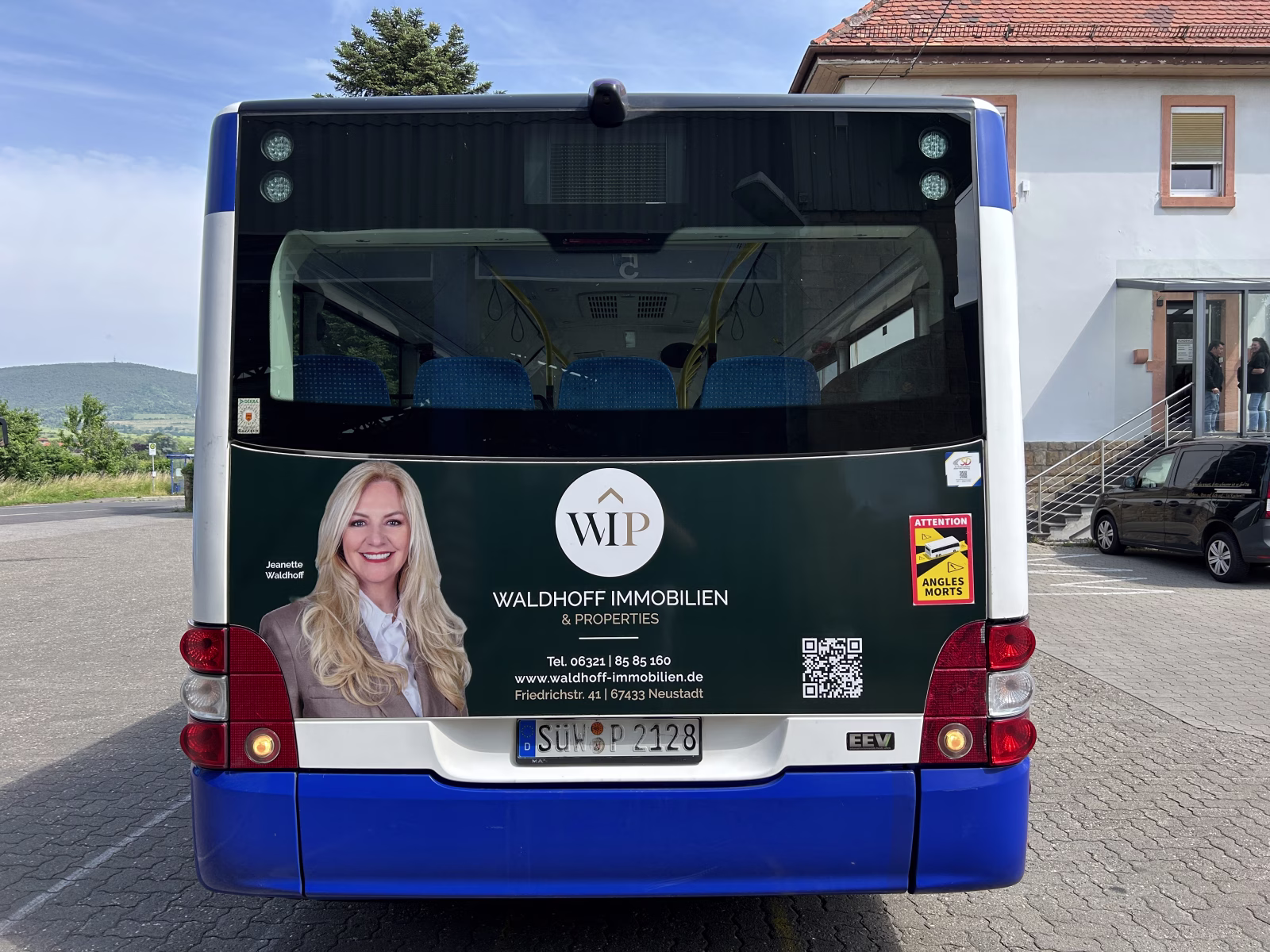 Heckwerbung des Immobilienbüros Waldhoff Immobilien 