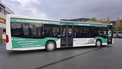 Einstiegsseite eines Werbebusses der Seniorendienste jena