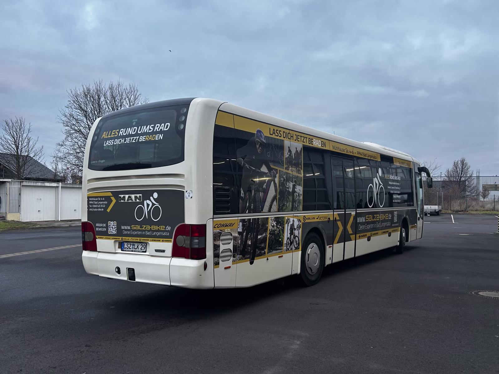 Einstiegsseite des Werbebusses von Salza Bikes