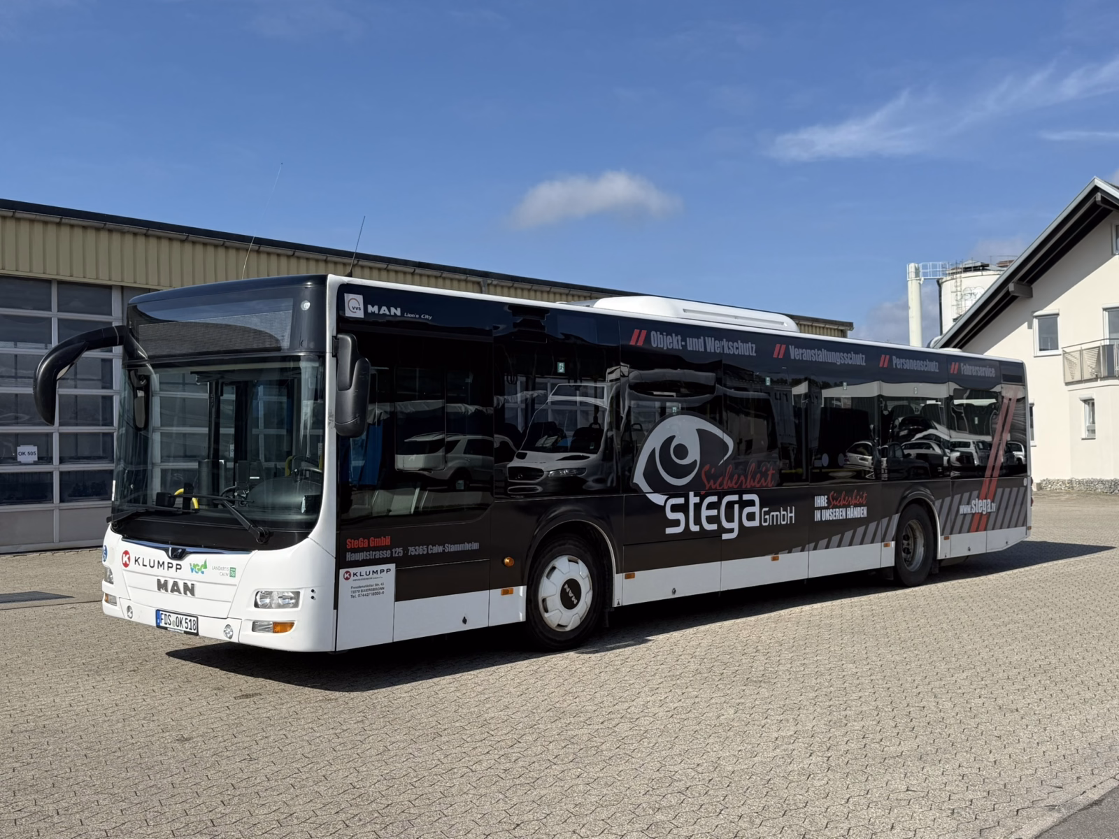 Außenansicht des Werbebusses der Stega GmbH