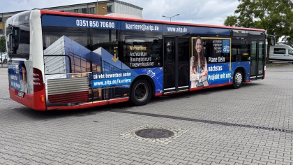 Einstiegsseite eines Werbebusses der AITP Dresden